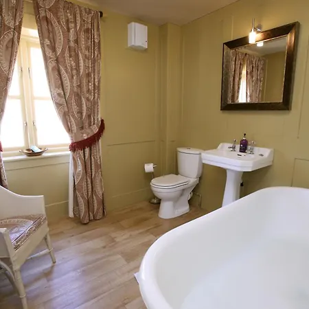 The Cornmill Πανσιόν