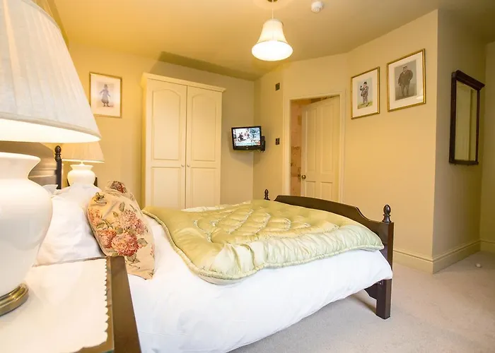The Cornmill Guest house 4*
