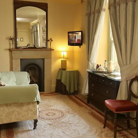 The Cornmill בית הארחה 4*