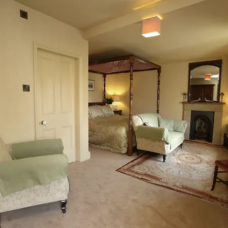 The Cornmill בית הארחה